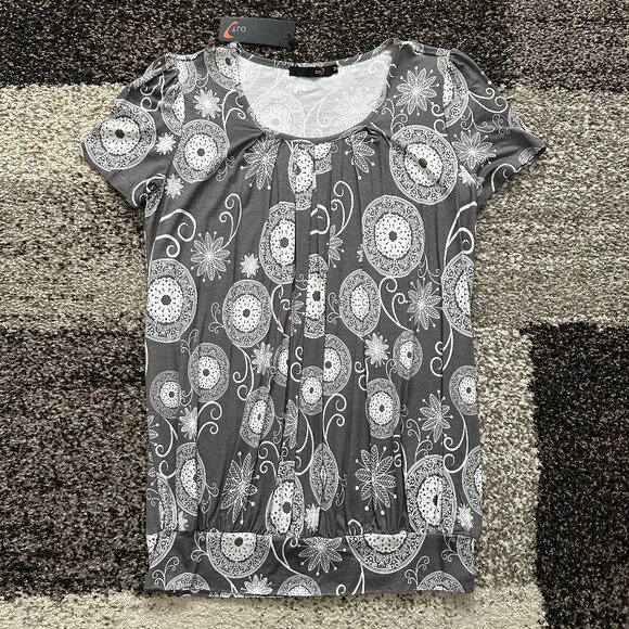 DJT FASHION (M) Gray White Paisley Floral Print Pleated Tee Scoop Blouson Top - Picture 1 of 11